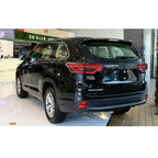 2014-2019 Toyota Highlander with black sequential LED tail lights installed