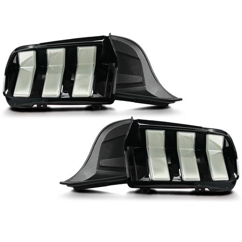 clear/black LED tail light view 3 for Ford Mustang (2024)