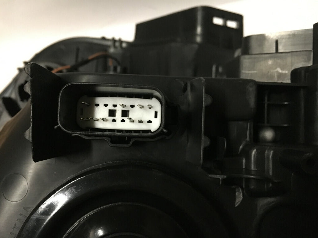 Left halogen projector headlight side angle for 2015-2018 Ford Edge Sport