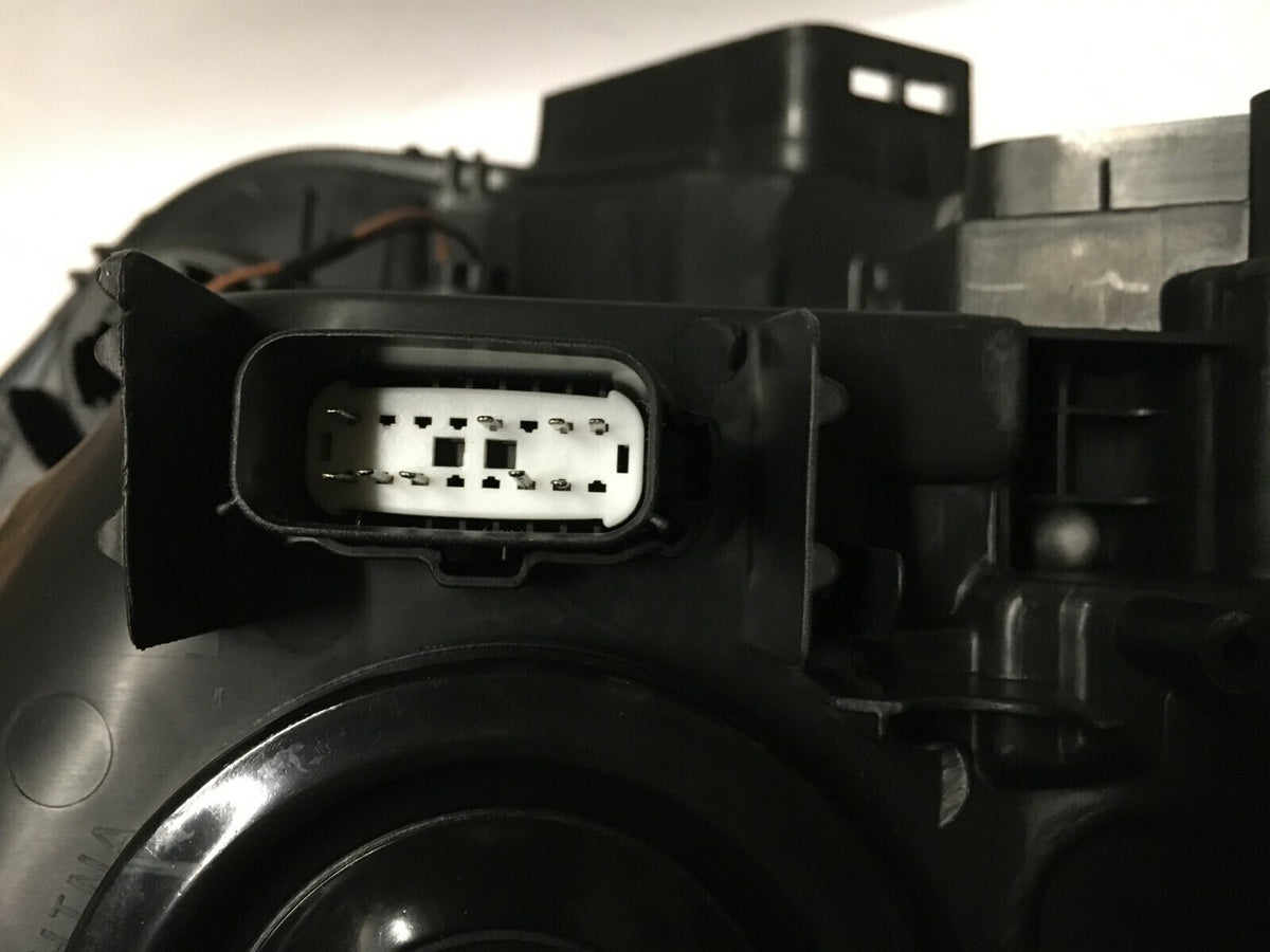 Left halogen projector headlight side angle for 2015-2018 Ford Edge Sport