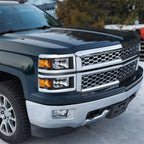 Passenger side Black Halogen headlight close-up for 2014-2015 Chevrolet Silverado 1500