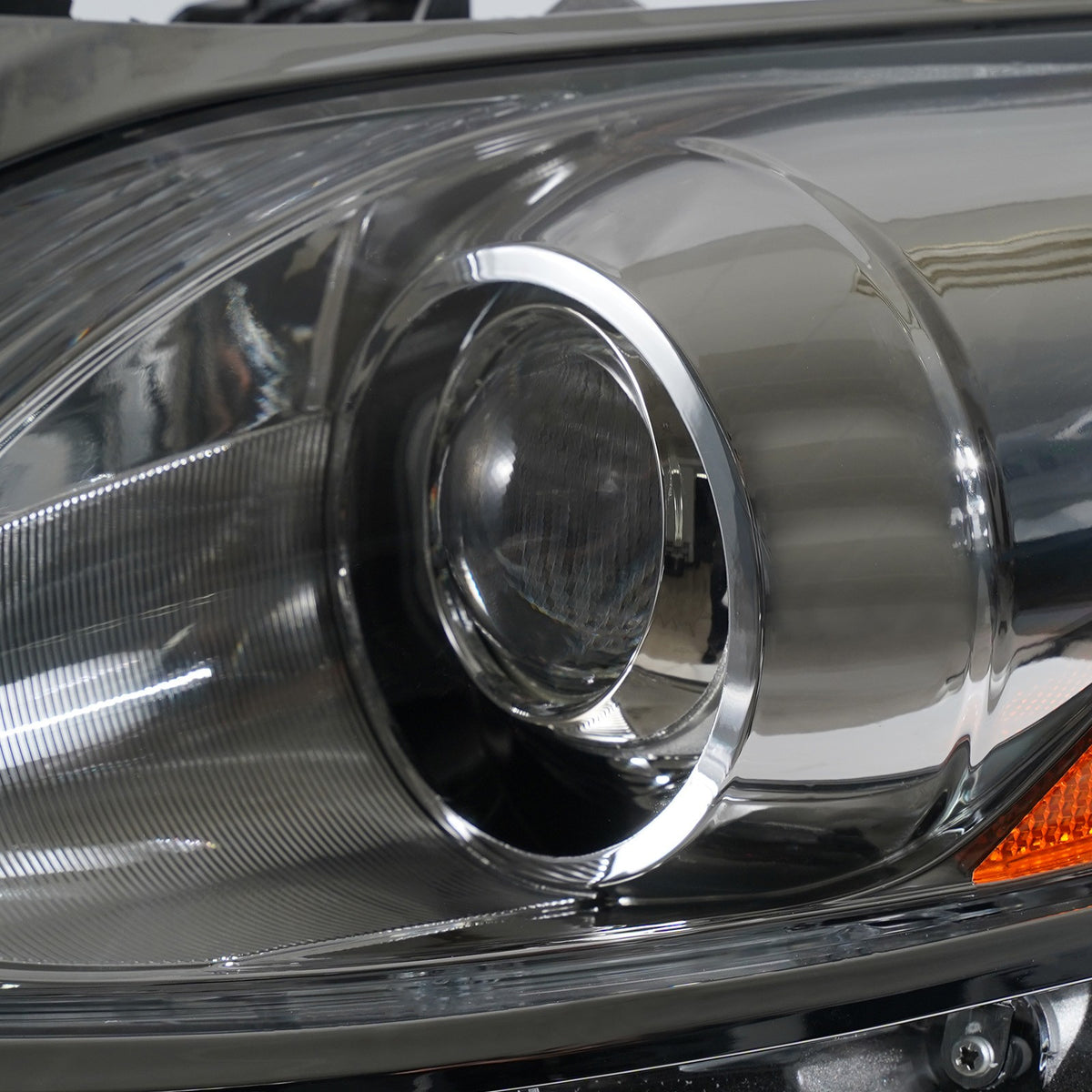 Right HID headlight side angle for 2006-2011 Lexus GS300/GS350