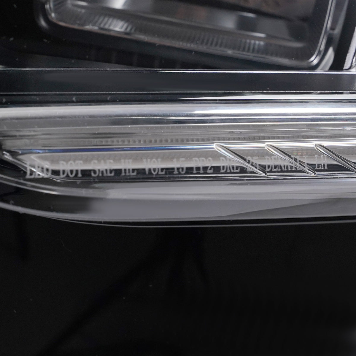 Pair LED headlight rear housing angle for 2019-2025 Audi Q3