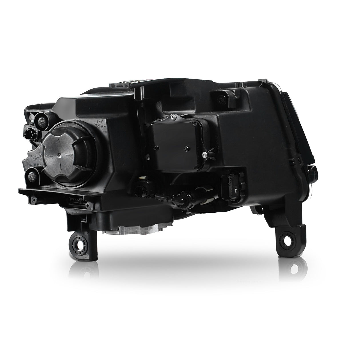 Left HID headlight lens close-up for 2014-2016 Jeep Grand Cherokee