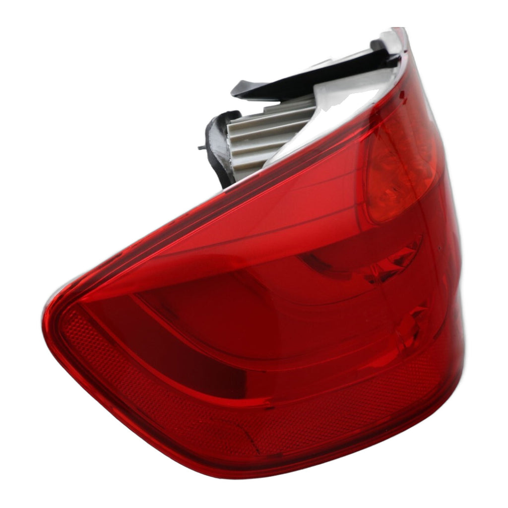 Side profile of the E92 coupe outer LED tail light