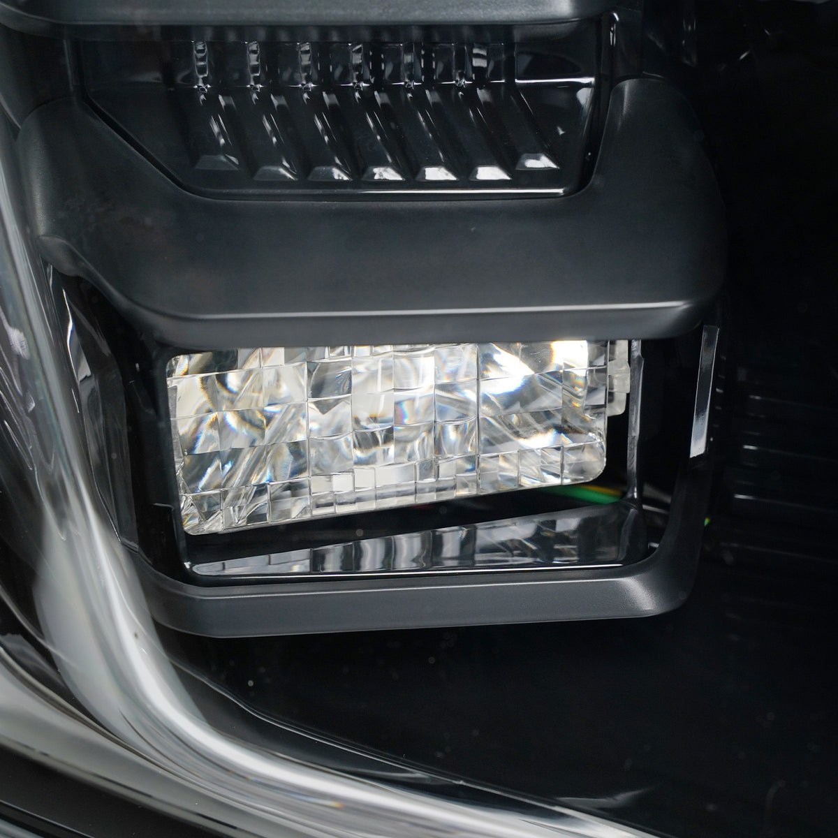 Pair LED projector headlight rear housing angle for 2018-2021 Ford Expedition