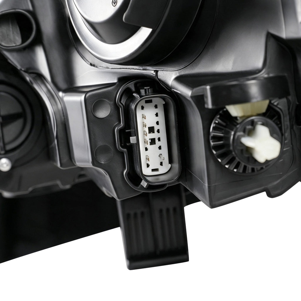 Left halogen headlight lens close-up for 2014-2018 Ford Fiesta