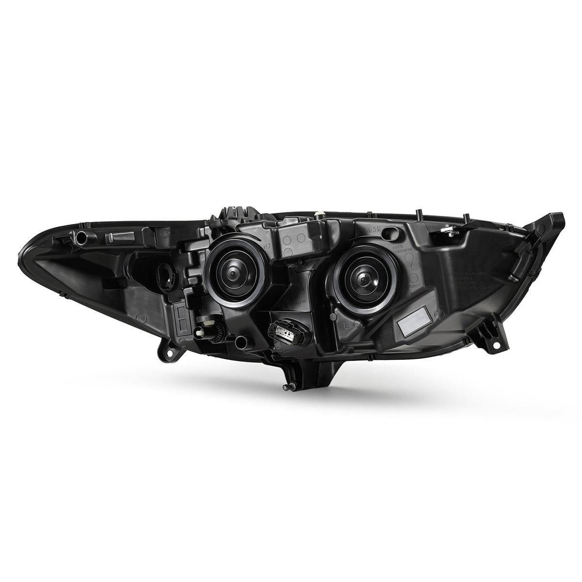 Left halogen projector headlight lens close-up for 2013-2016 Ford Fusion