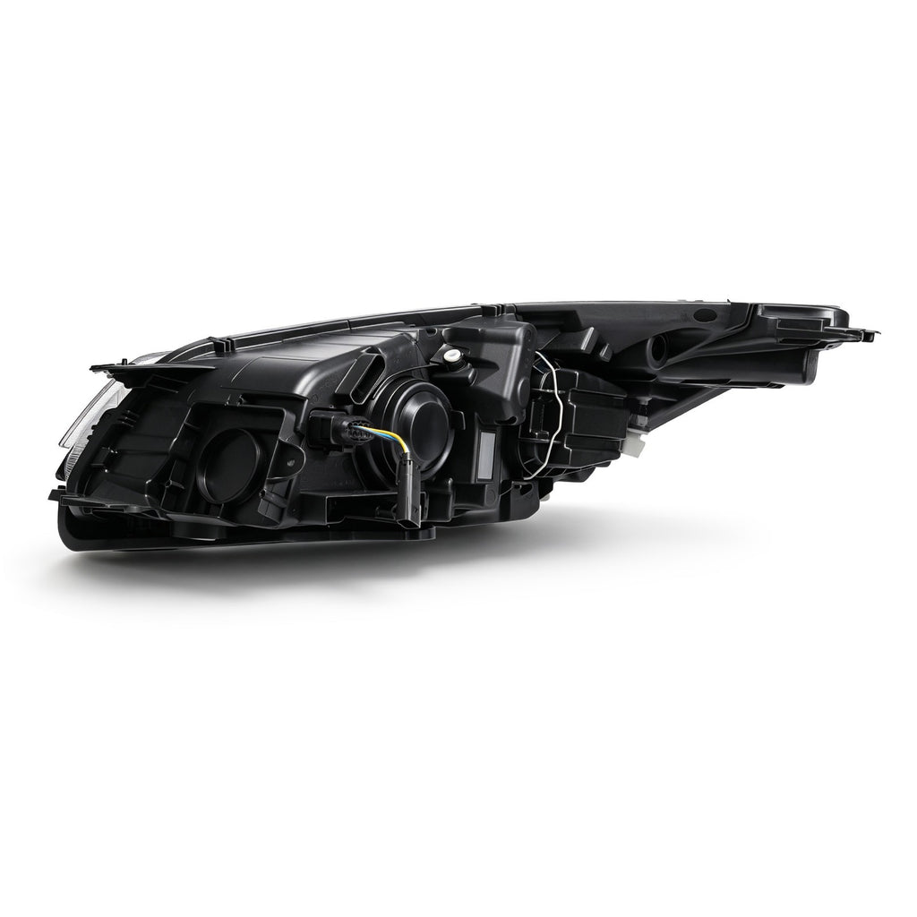 Left halogen headlight lens close-up for 2013-2016 Ford Escape