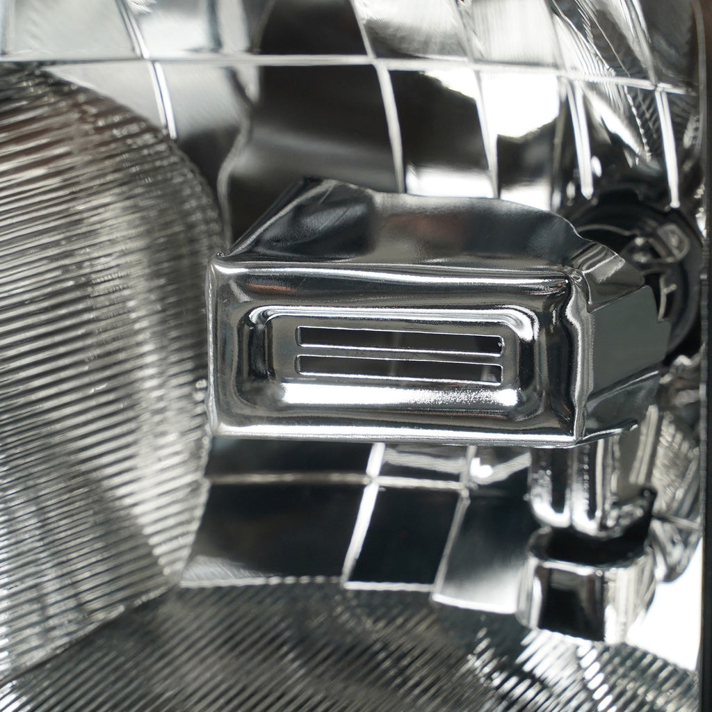 Left halogen headlight lens close-up for 2020-2022 Ford Super Duty