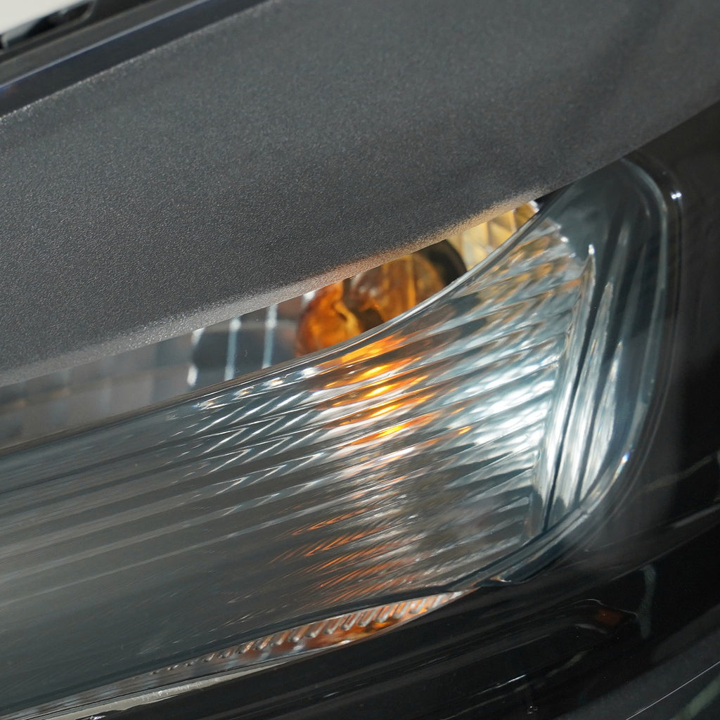 Left halogen headlight lens close-up for 2016-2017 Chevy Equinox