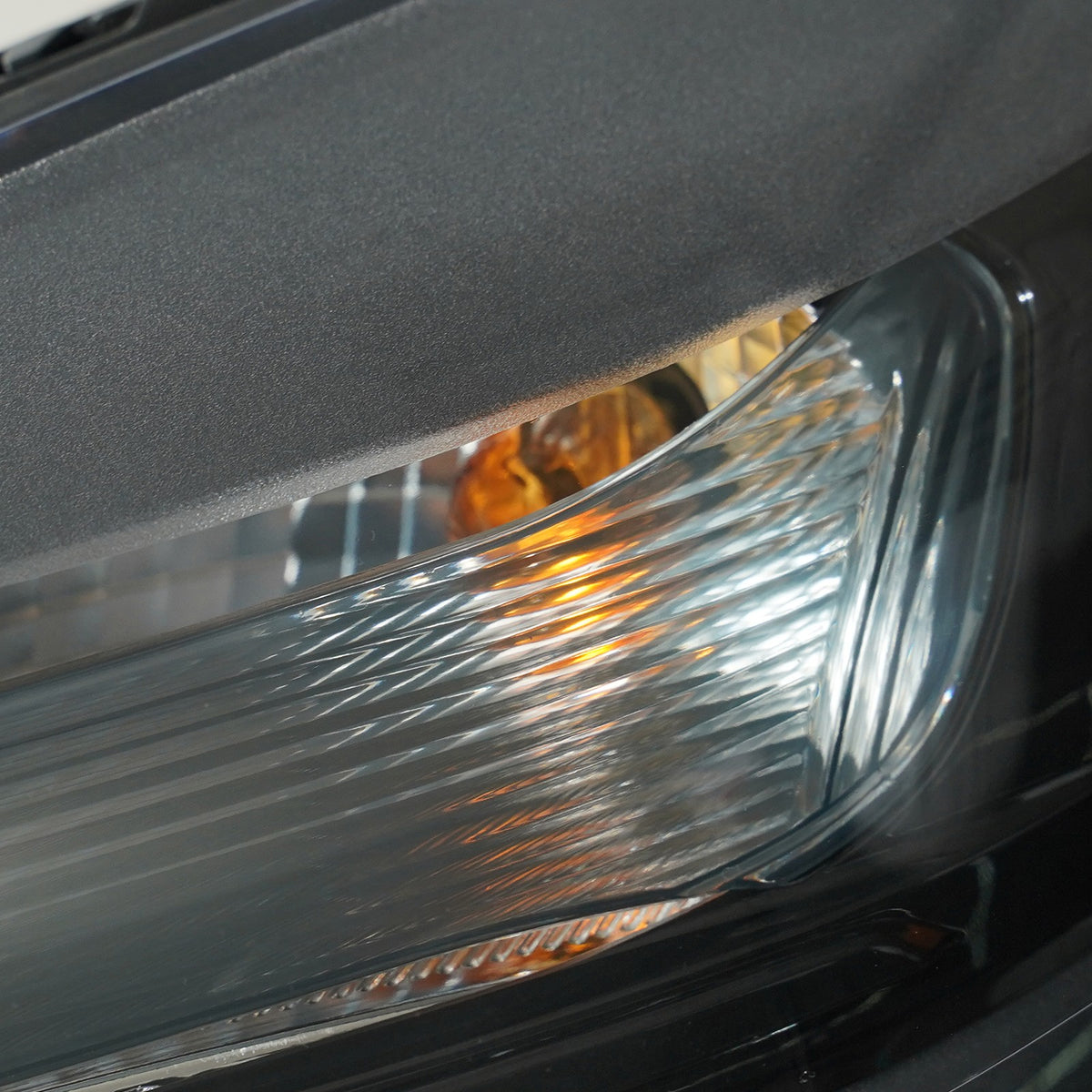 Left halogen headlight lens close-up for 2016-2017 Chevy Equinox
