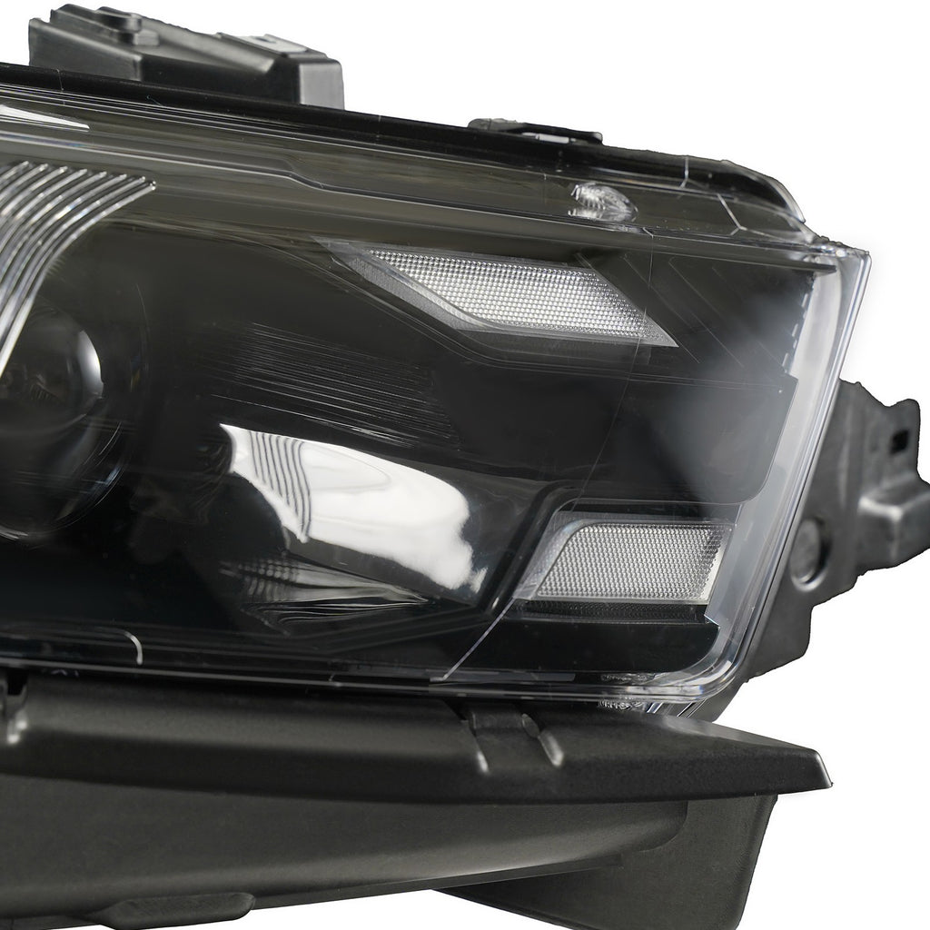 Right LED headlight lens close-up for 2013-2019 Ford Taurus