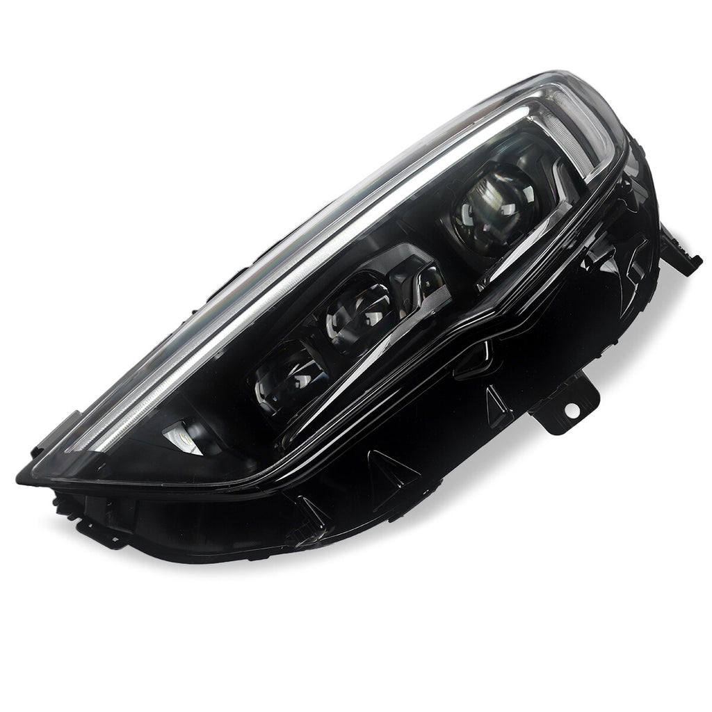 Left LED headlight lens close-up for 2018-2020 Buick Regal
