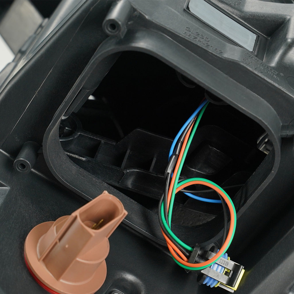 Left HID headlight lens close-up for 2013-2014 Ford F-150
