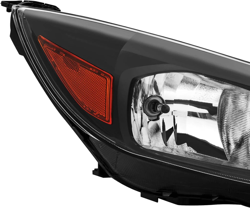 Left halogen headlight lens close-up for 2015-2018 Ford Focus