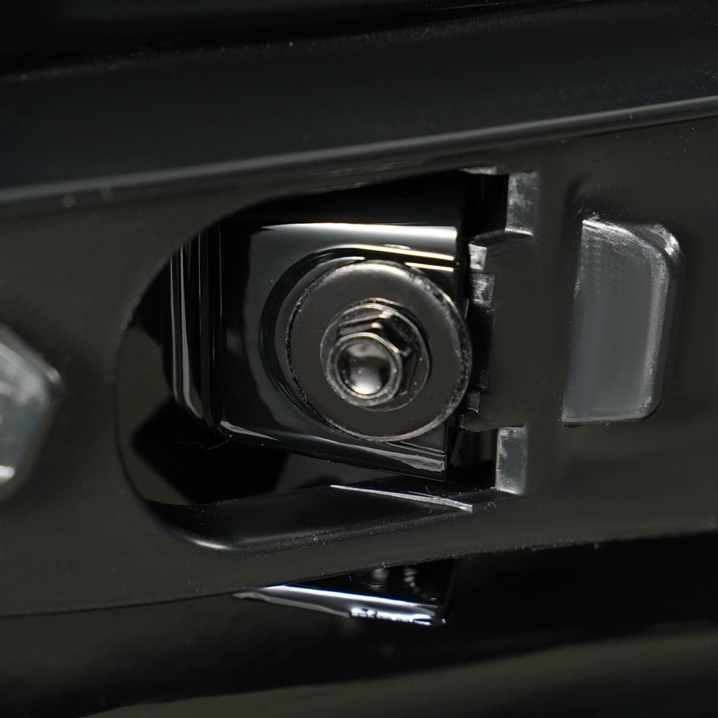 Right LED headlight lens close-up for 2024-2026 Chevrolet Traverse