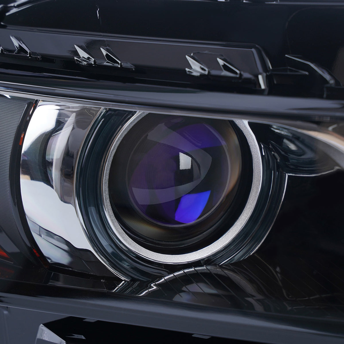 Pair halogen projector headlight rear housing angle for 2014-2020 Chevy Impala