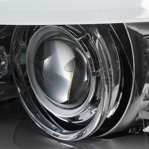 Right halogen headlight lens close-up for 2009-2012 BMW 3 Series E90