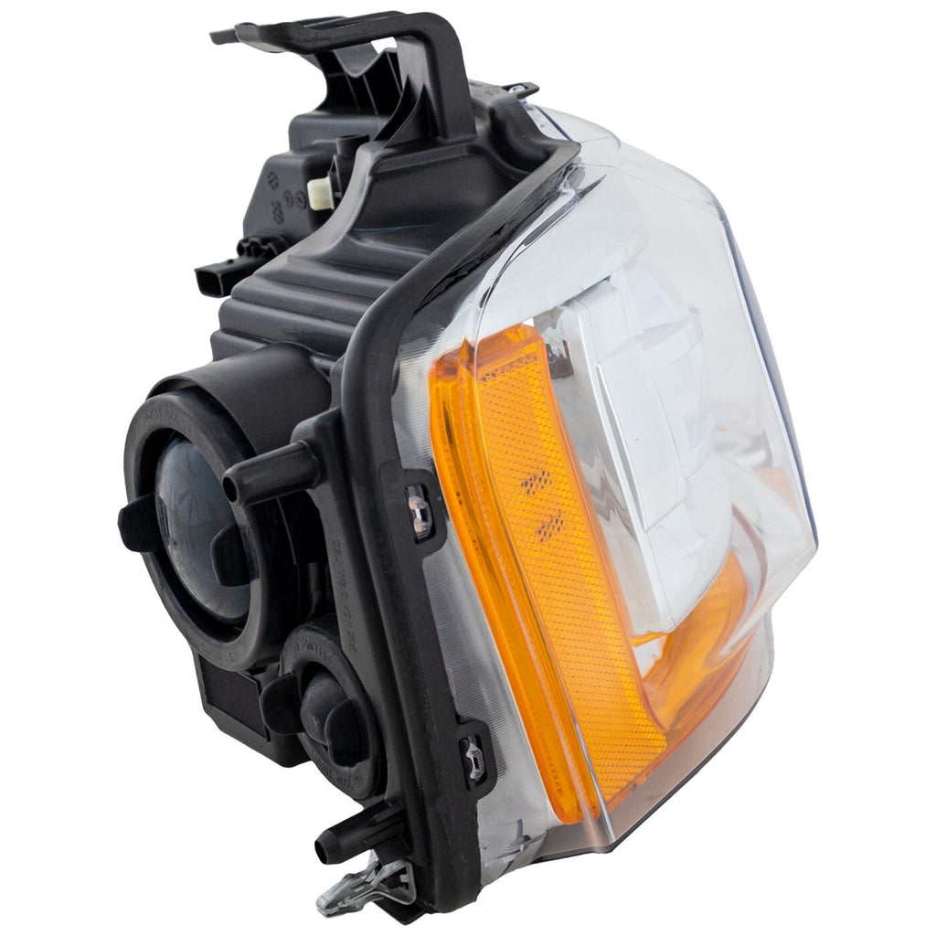 Right halogen projector headlight lens close-up for 2015-2017 Ford Expedition