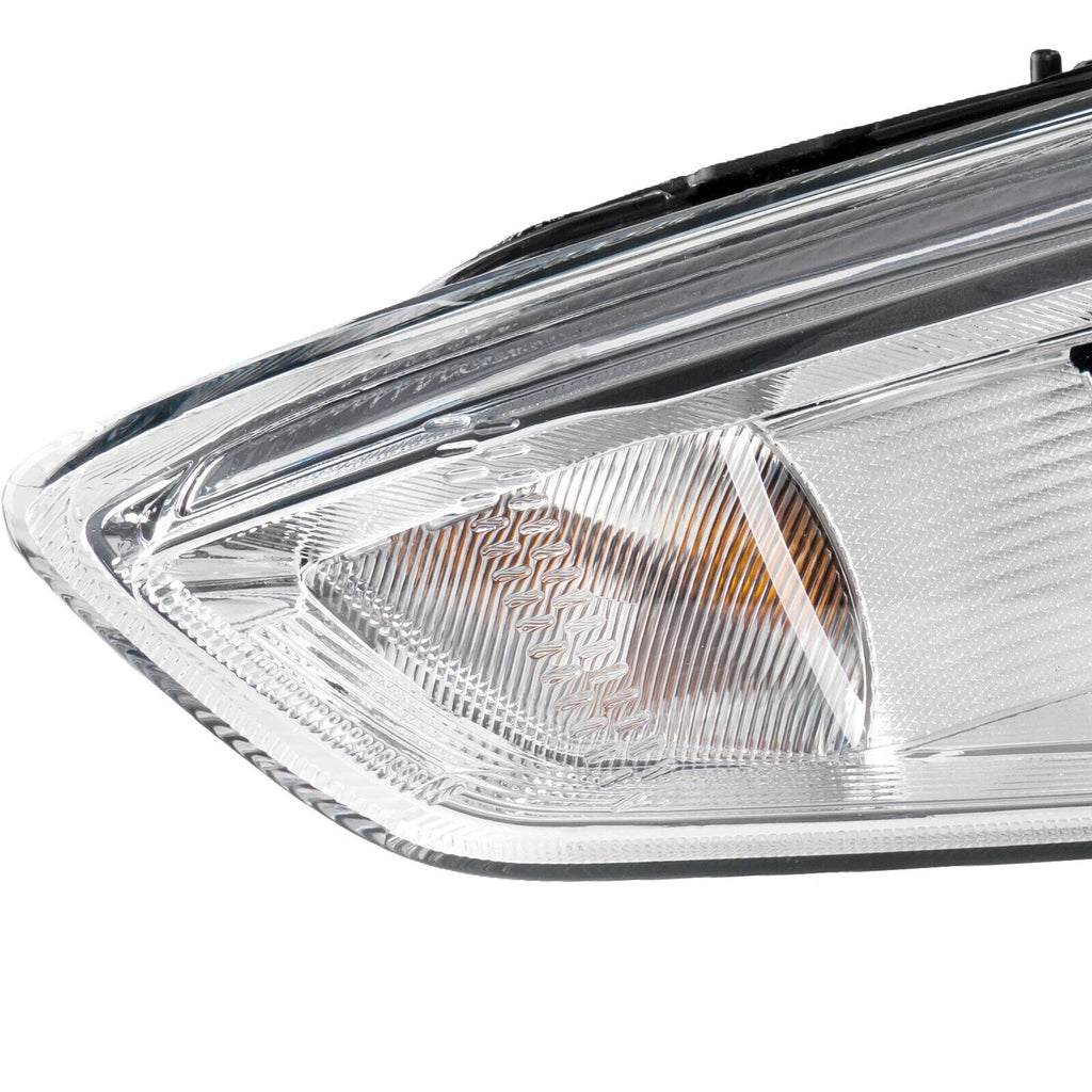 Right halogen headlight lens close-up for 2015-2018 Ford Focus