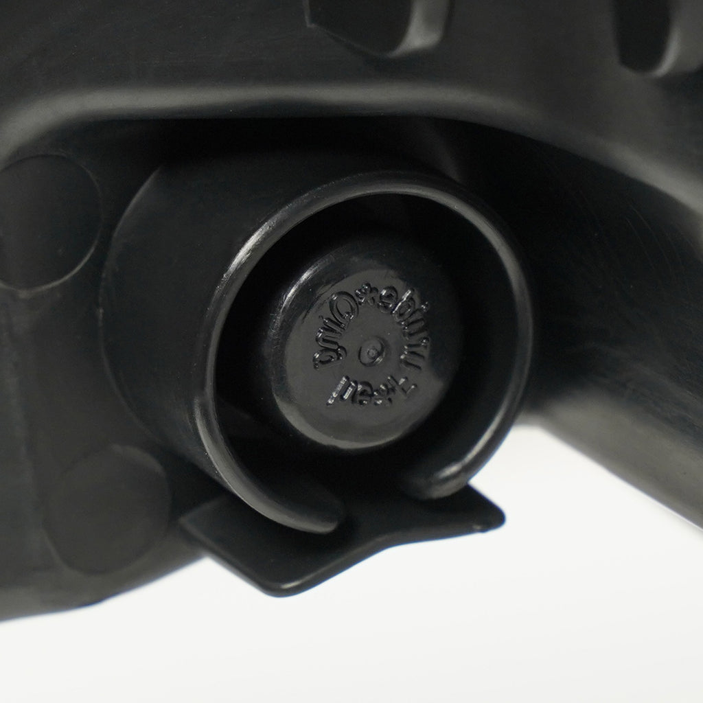 Halogen headlight adjuster close-up for 2015-2017 Chrysler 200