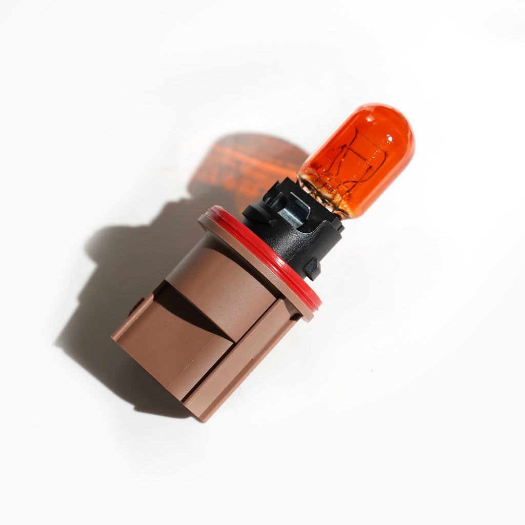 Halogen headlight connector close-up for 2023-2026 Ford Super Duty