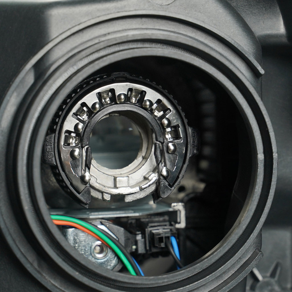 Right HID headlight lens close-up for 2013-2014 Ford F-150