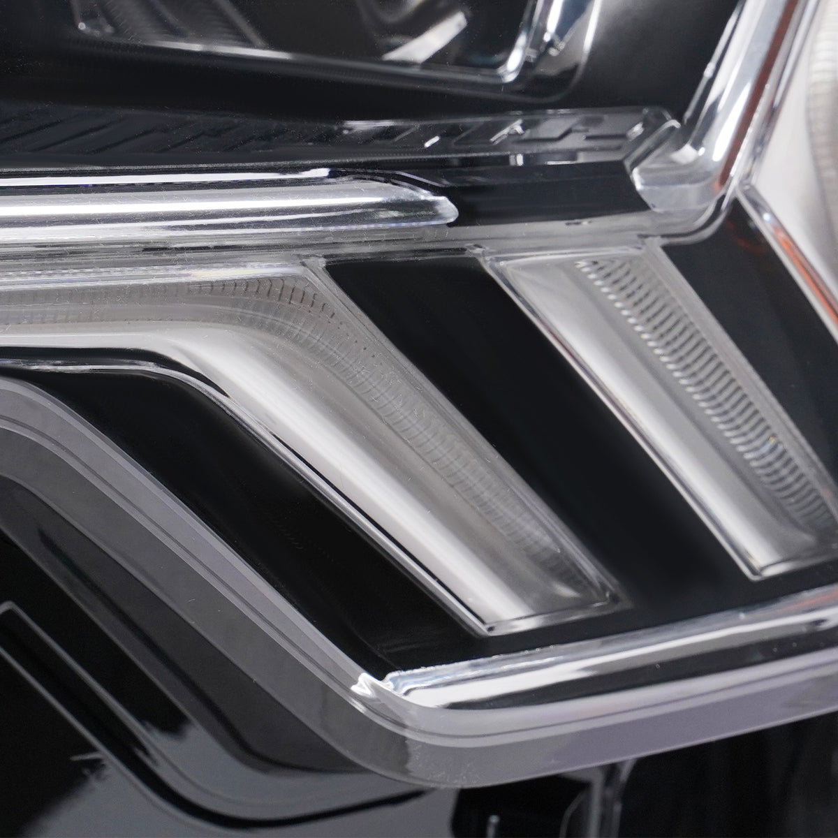 Led headlight connector close-up for 2019-2025 Audi Q3