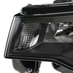 Halogen projector headlight connector close-up for 2017-2021 Jeep Grand Cherokee