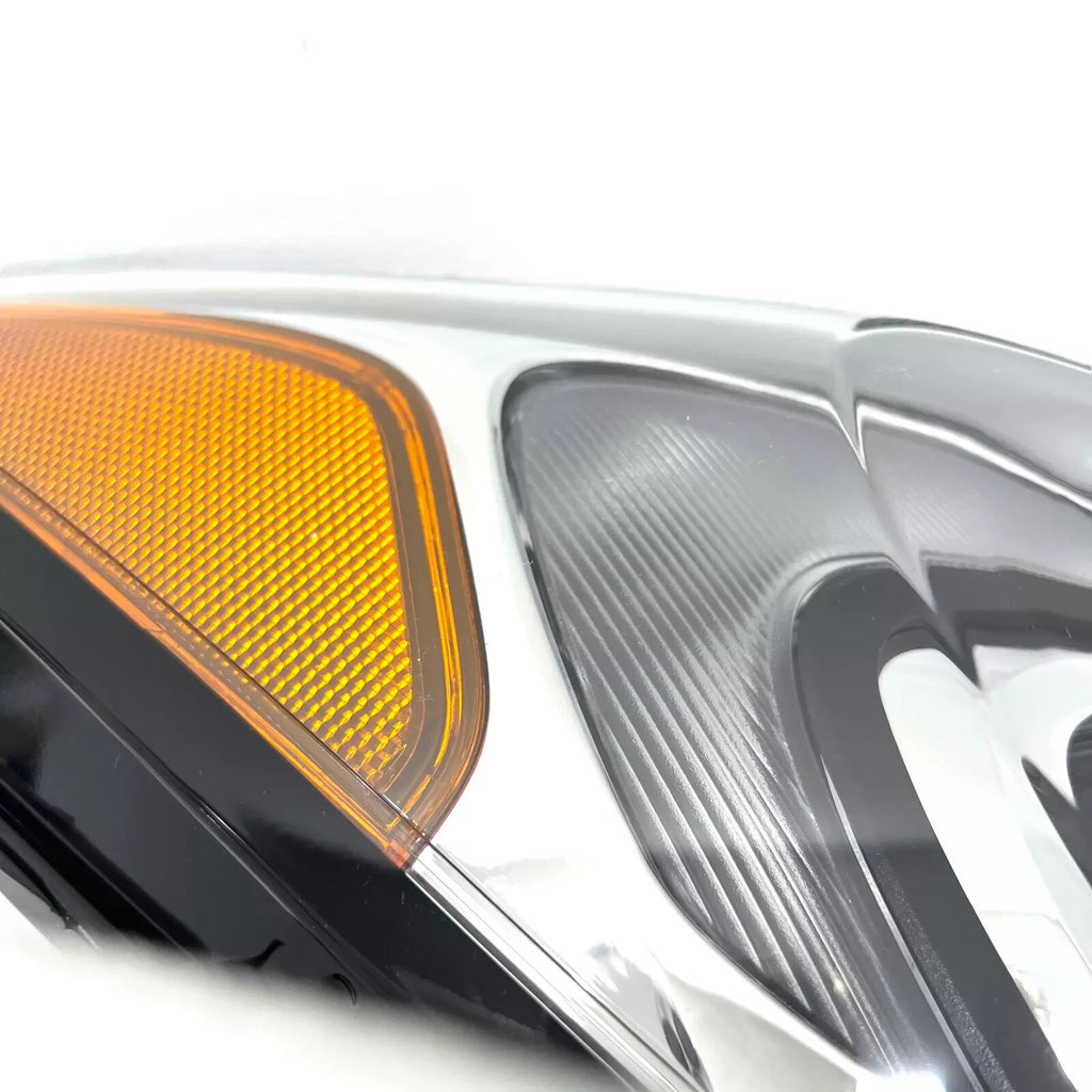 Left HID headlight lens close-up for 2016-2018 Buick Envision