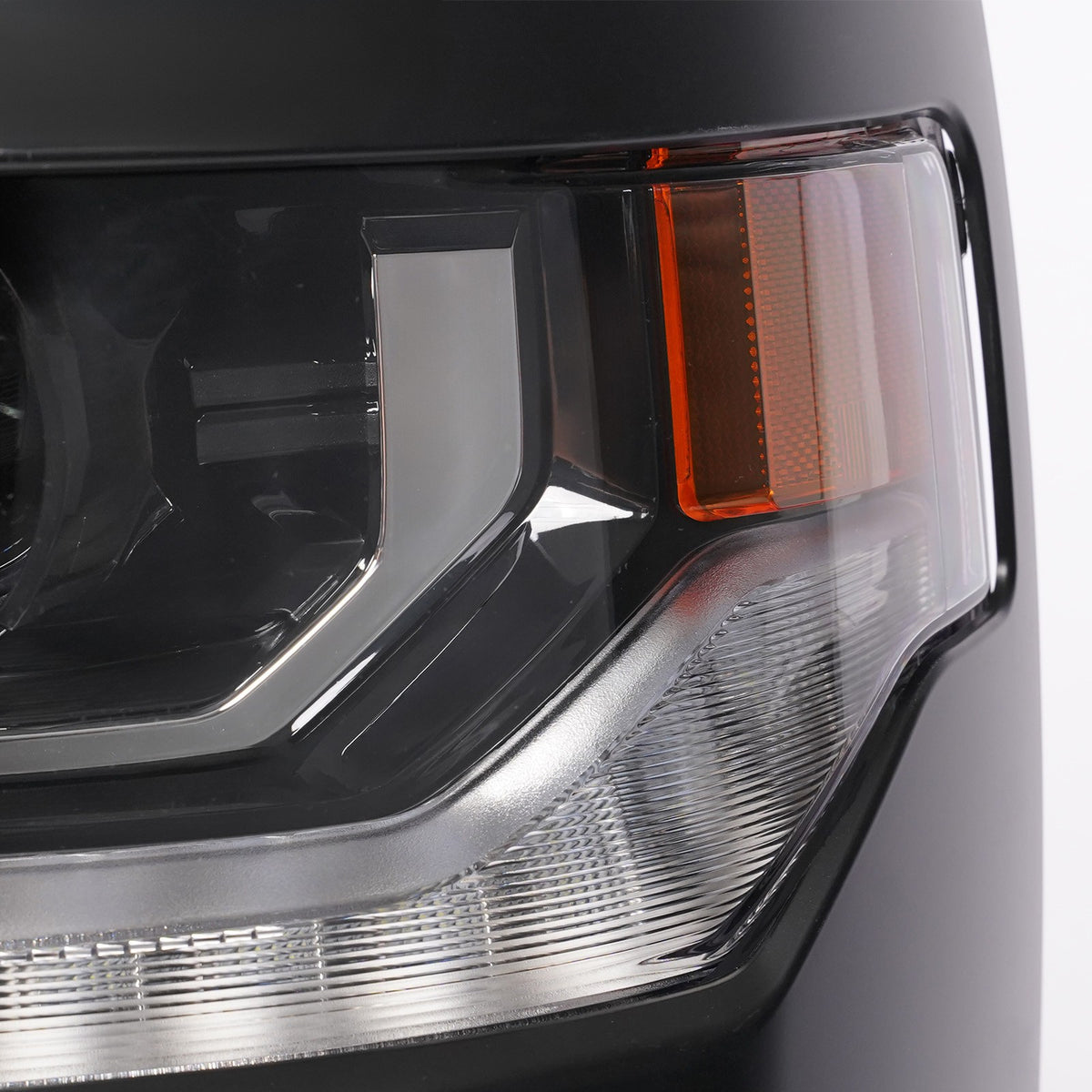 Hid headlight adjuster close-up for 2016-2018 Chevy Silverado 1500