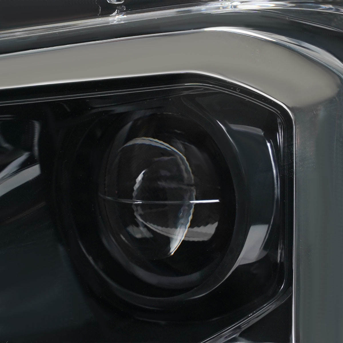 Right LED headlight lens close-up for 2022-2024 Chevrolet Traverse