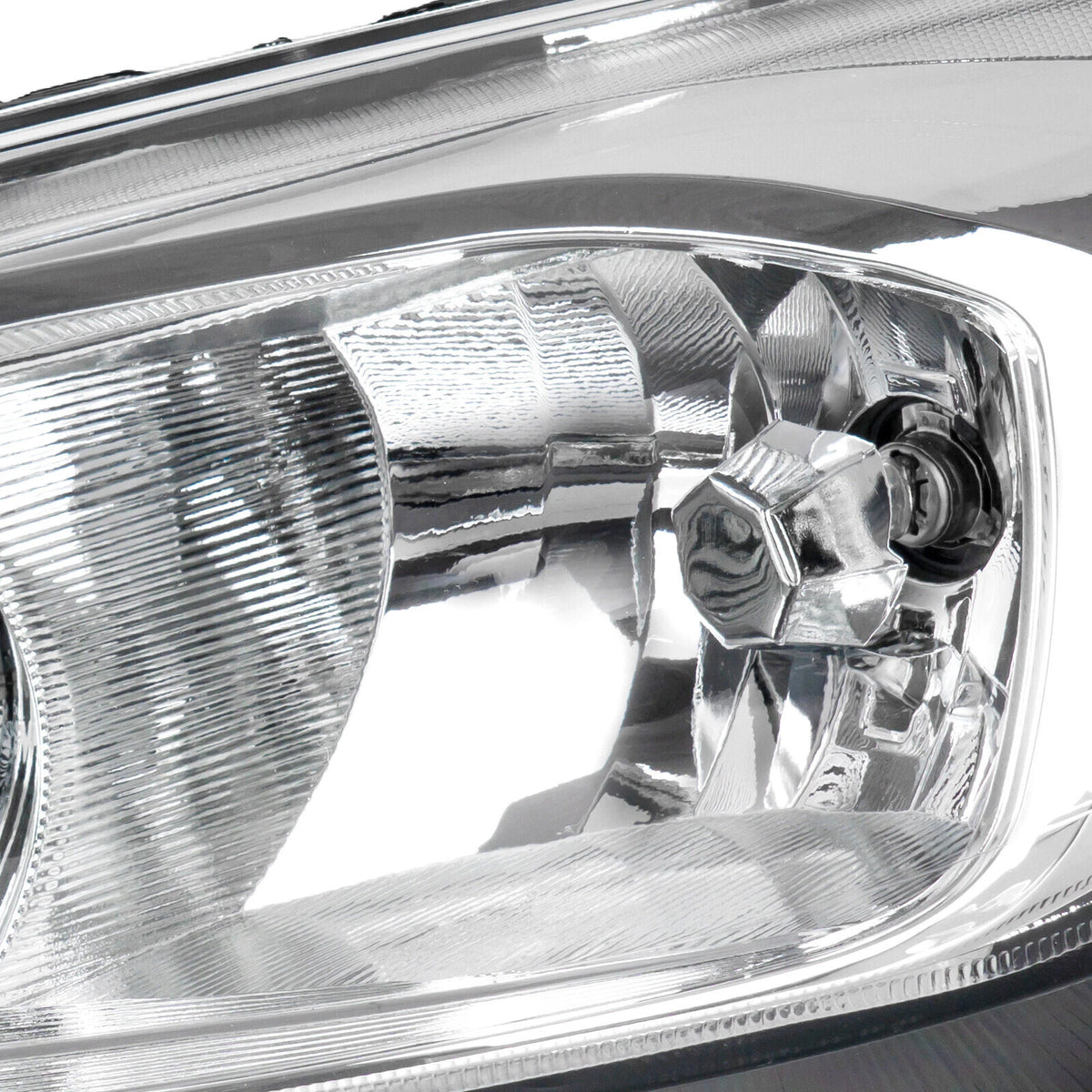 Halogen headlight connector close-up for 2015-2018 Ford Focus
