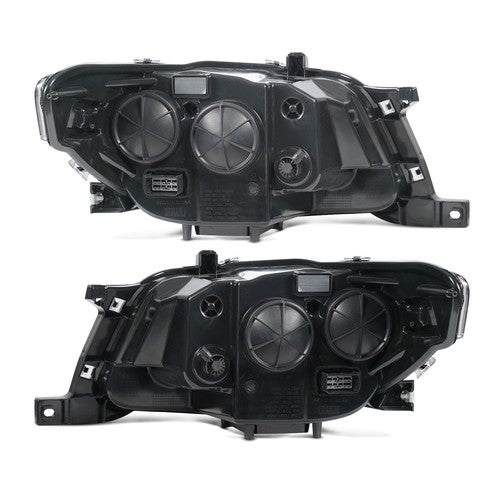 Right HID headlight lens close-up for 2010-2019 Lincoln MKT