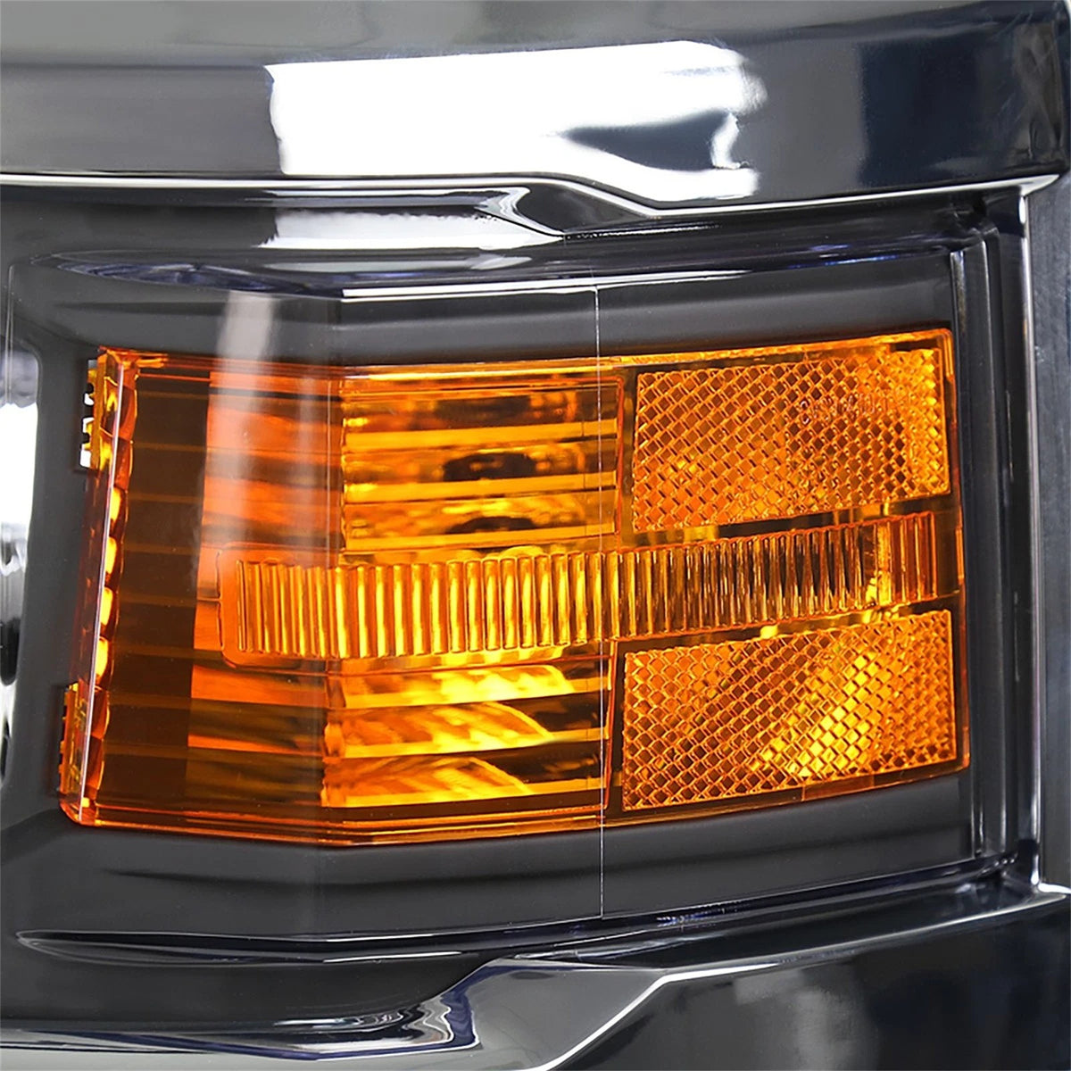 Black Halogen headlight features and specifications for 2014-2015 Chevrolet Silverado 1500