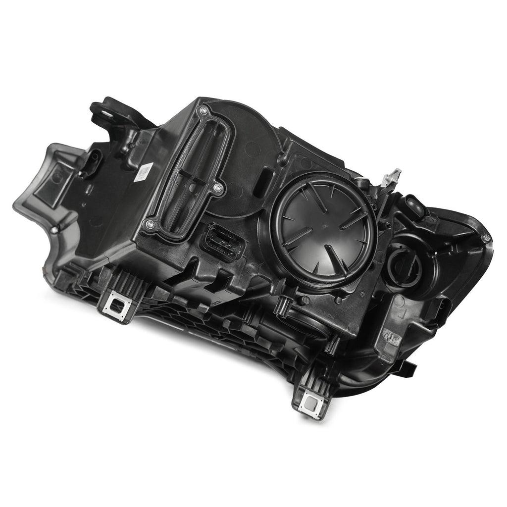 Halogen projector headlight connector close-up for 2015-2018 BMW X3