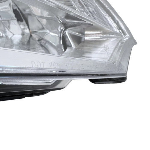 Left halogen headlight lens close-up for 2008-2011 Ford Focus