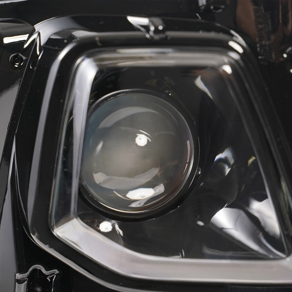 Left HID headlight lens close-up for 2019-2022 Chevy Blazer