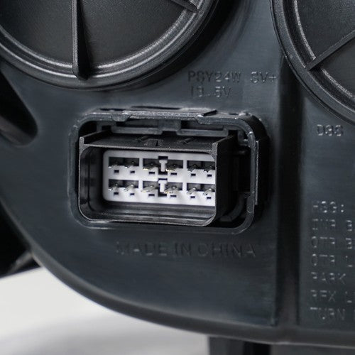 Hid headlight connector close-up for 2010-2019 Lincoln MKT