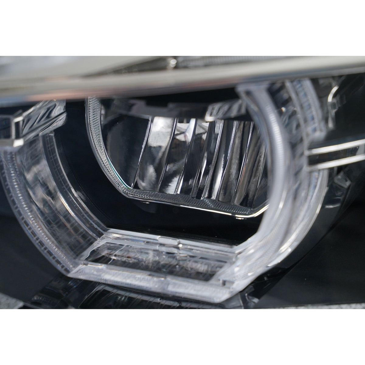 Led headlight adjuster close-up for 2012-2015 BMW 3 Series F30