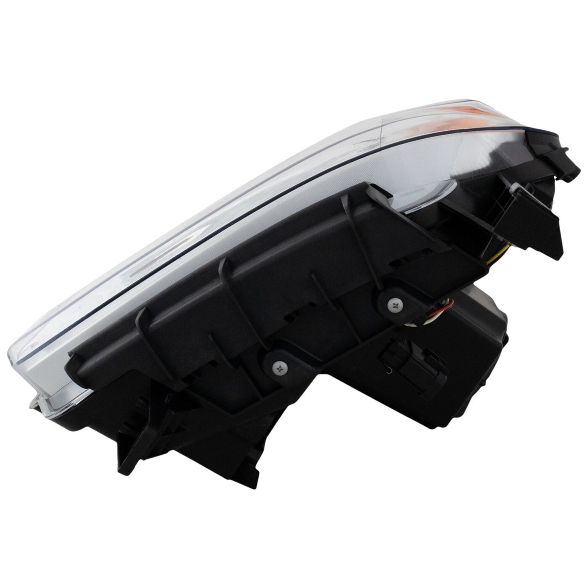 Left halogen projector headlight lens close-up for 2014-2015 GMC Sierra 1500
