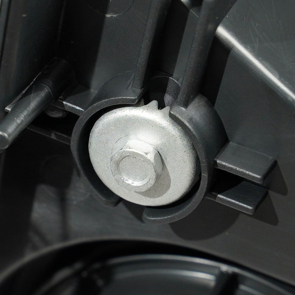 Halogen headlight bulb socket close-up for 2016-2017 Chevy Equinox