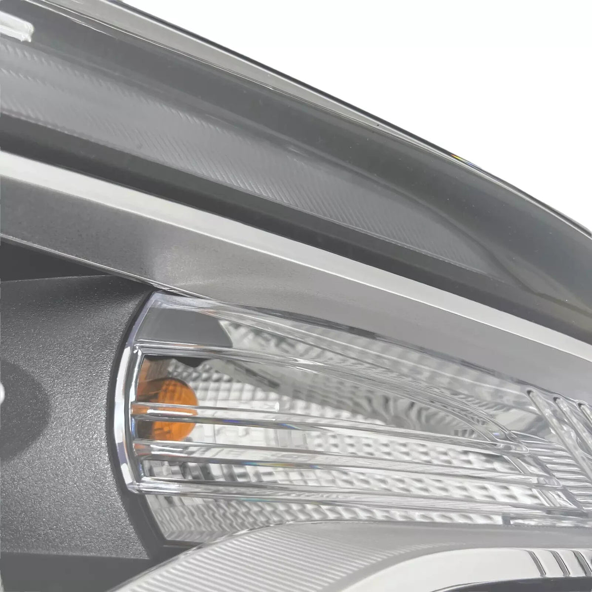 Hid headlight connector close-up for 2016-2018 Buick Envision