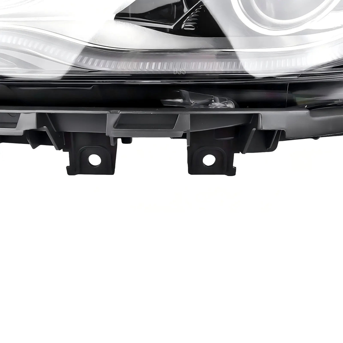 Right HID headlight lens close-up for 2015-2018 Lincoln MKC