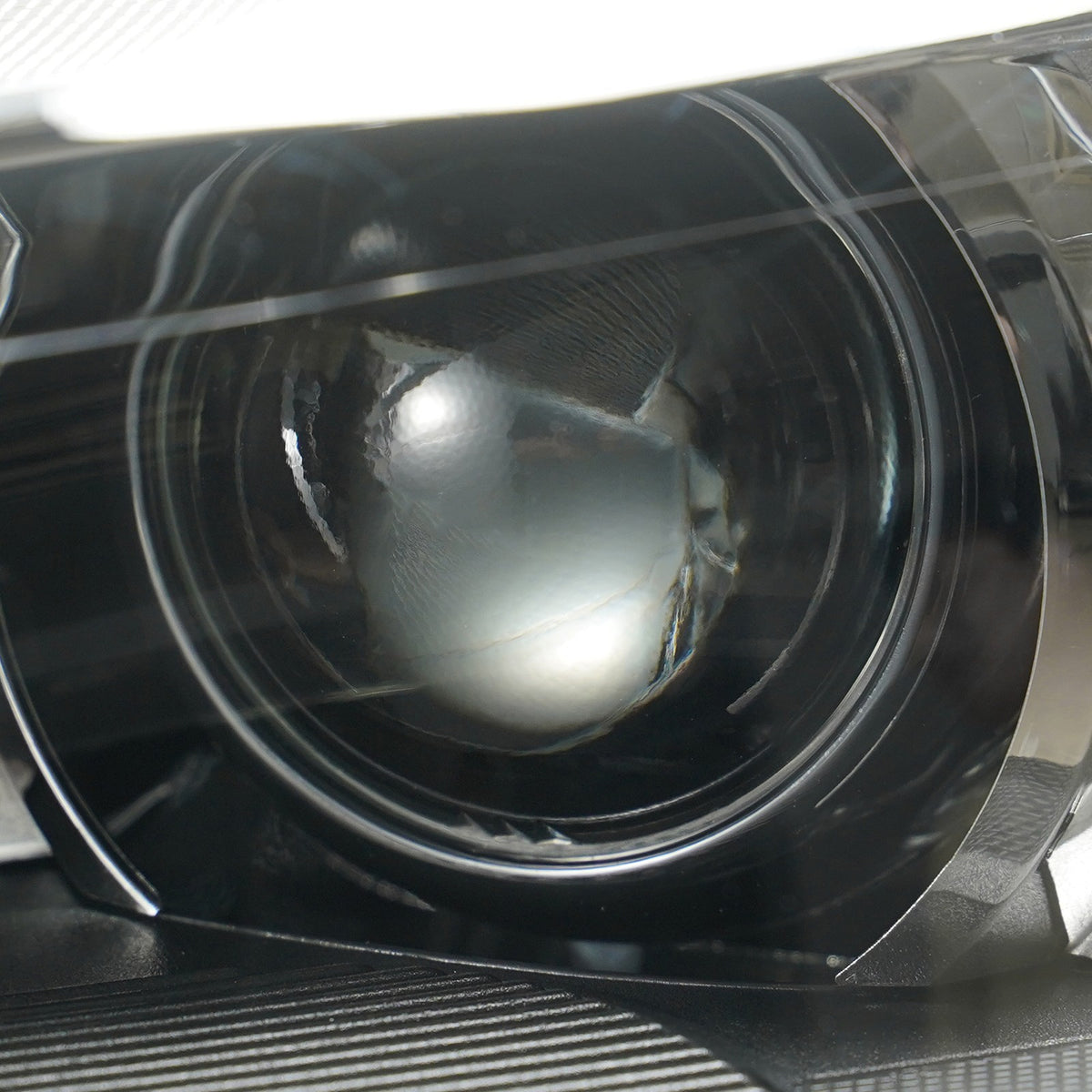 Hid headlight bulb socket close-up for 2013-2016 Ford Escape