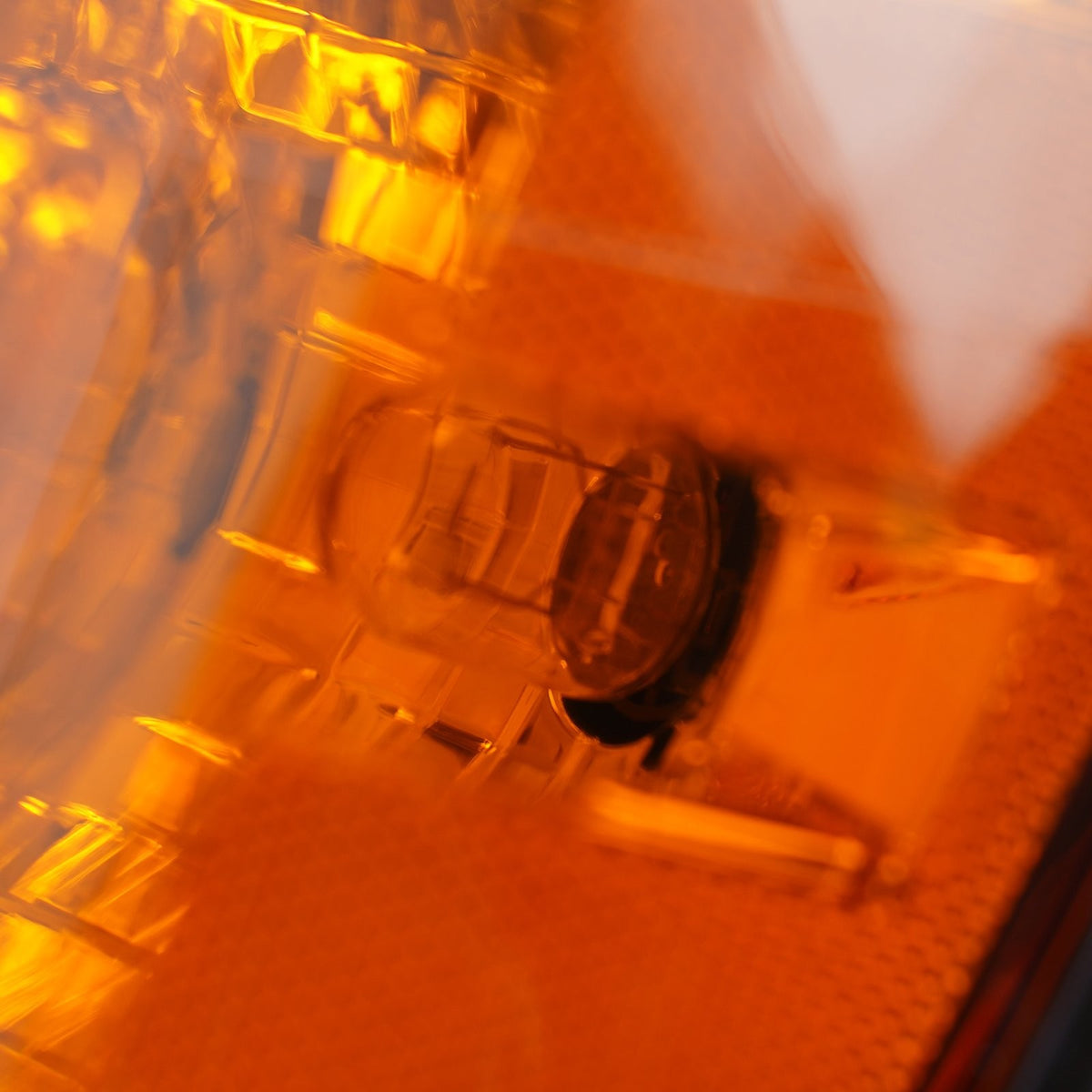 Halogen projector headlight adjuster close-up for 2015-2022 GMC Canyon