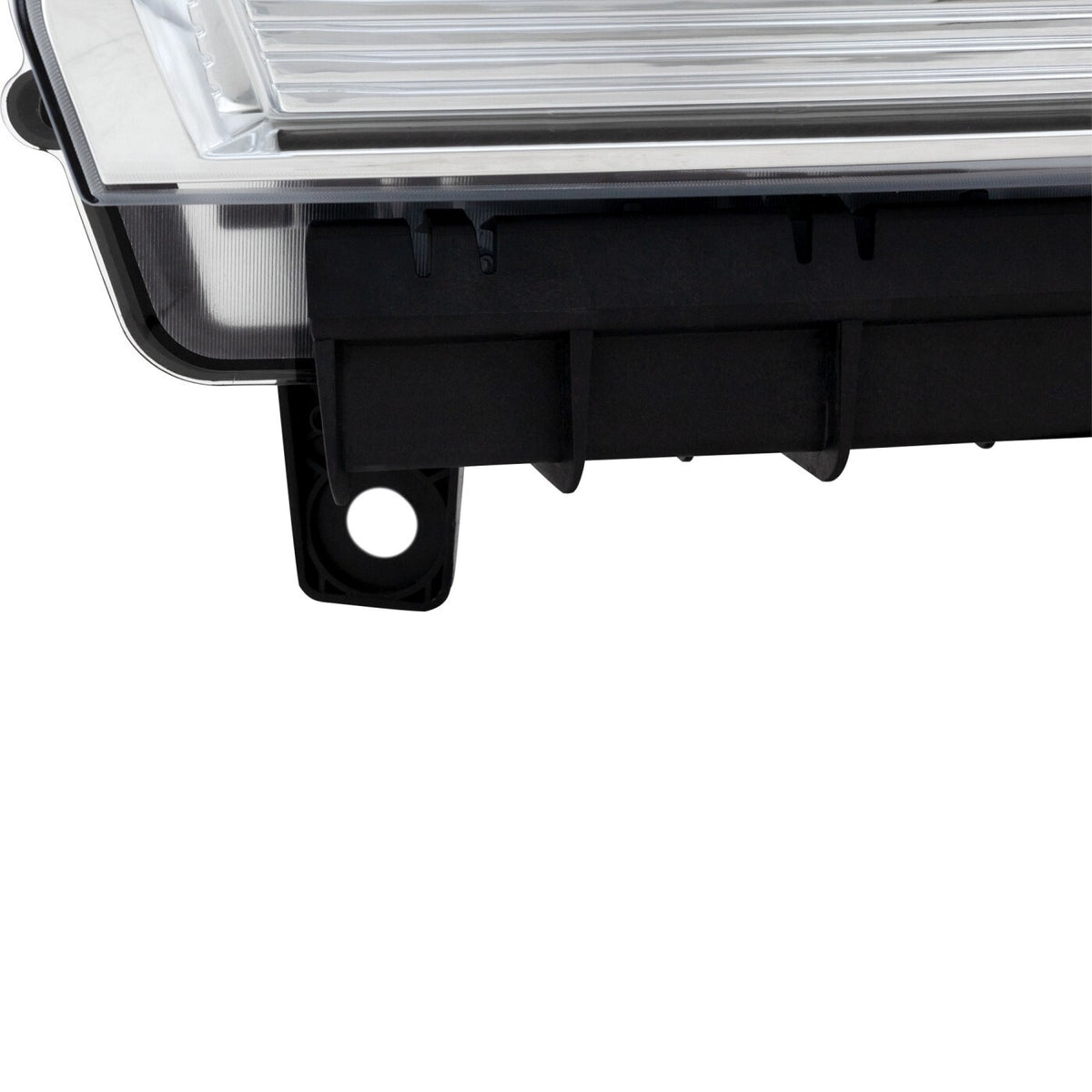 Halogen projector headlight connector close-up for 2014-2015 GMC Sierra 1500