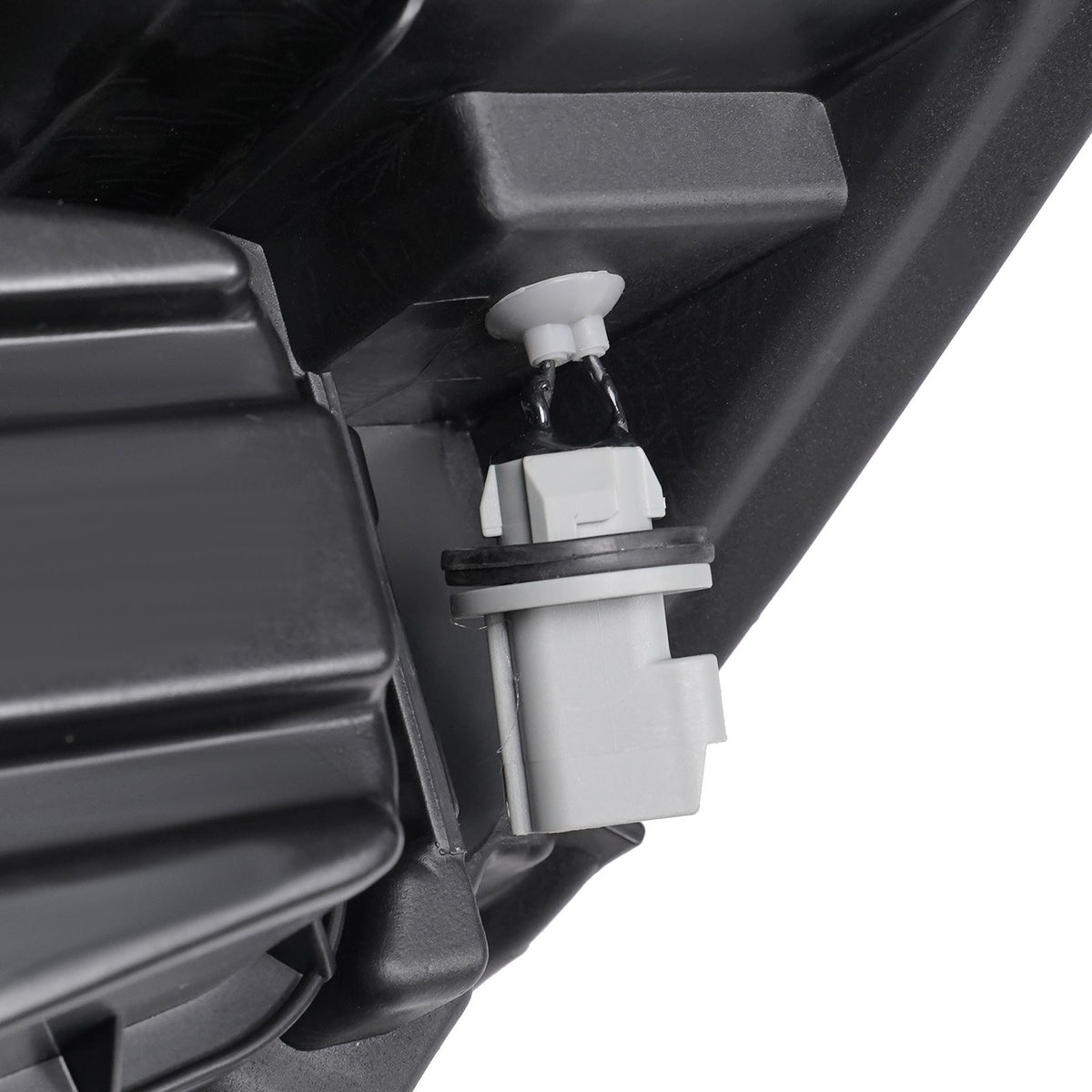 Halogen headlight turn signal close-up for 2013-2016 Ford Escape