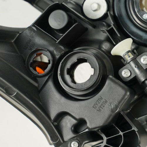 Hid headlight turn signal close-up for 2010-2012 Lexus RX350